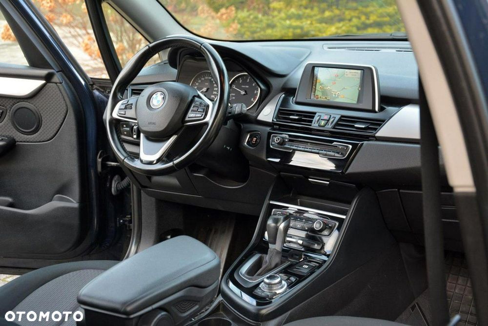 BMW Seria 2 218d - 21