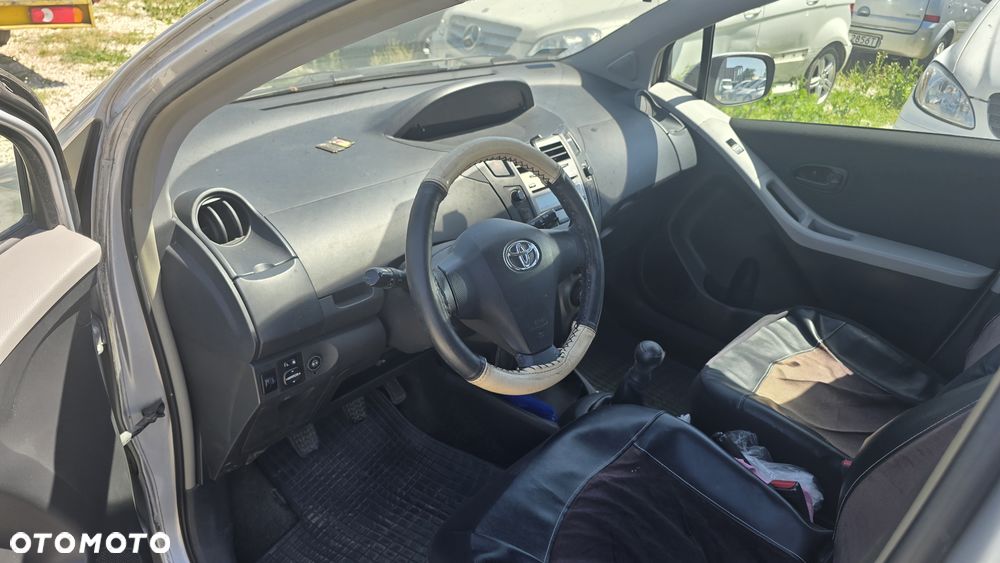Toyota Yaris 1.0 Luna - 15