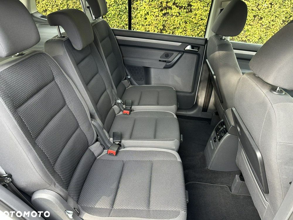 Volkswagen Touran 1.6 TDI DPF Trendline DSG - 20