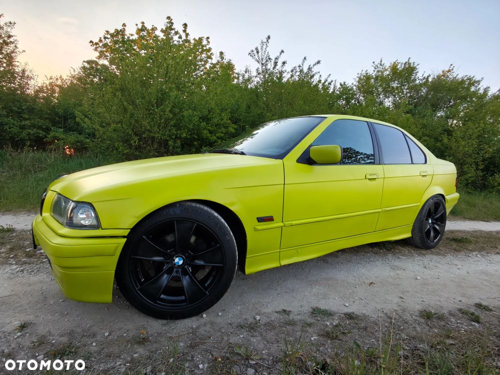 BMW Seria 3 318i - 9