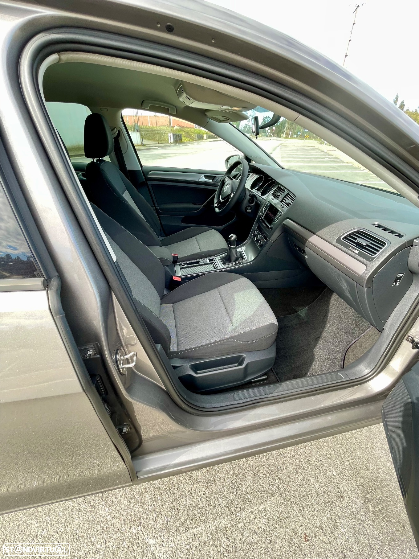 VW Golf 1.6 TDi Trendline - 44
