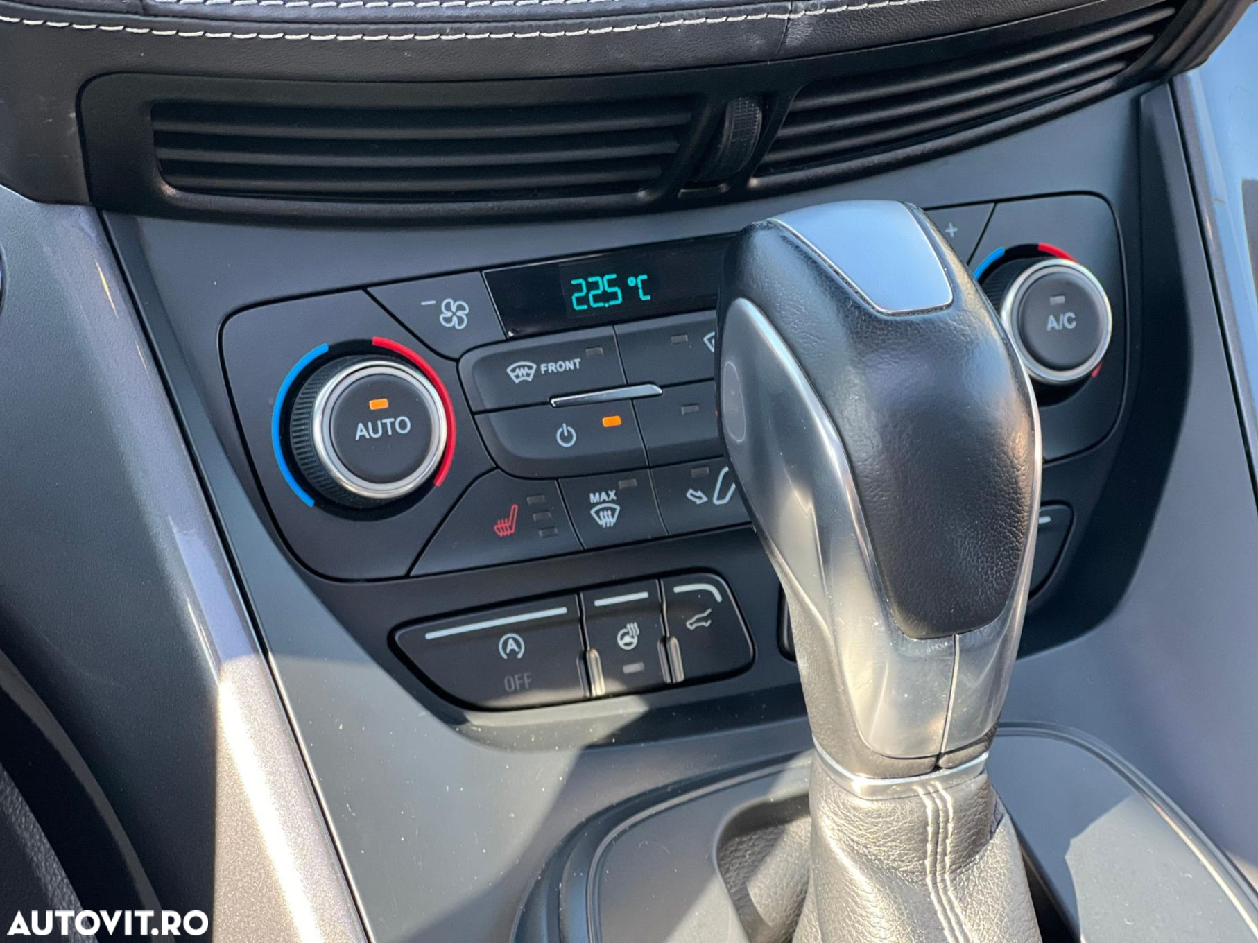 Ford Kuga 2.0 TDCi 4WD Powershift Vignale - 13
