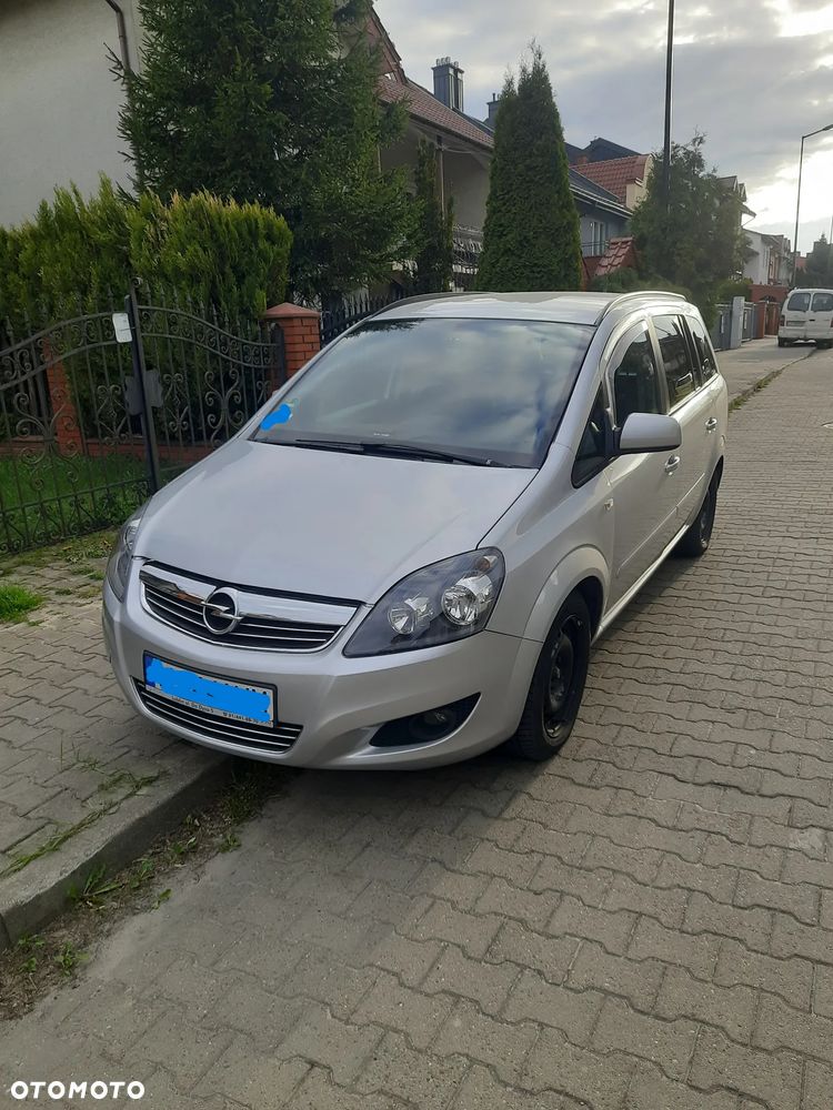 Opel Zafira - 1