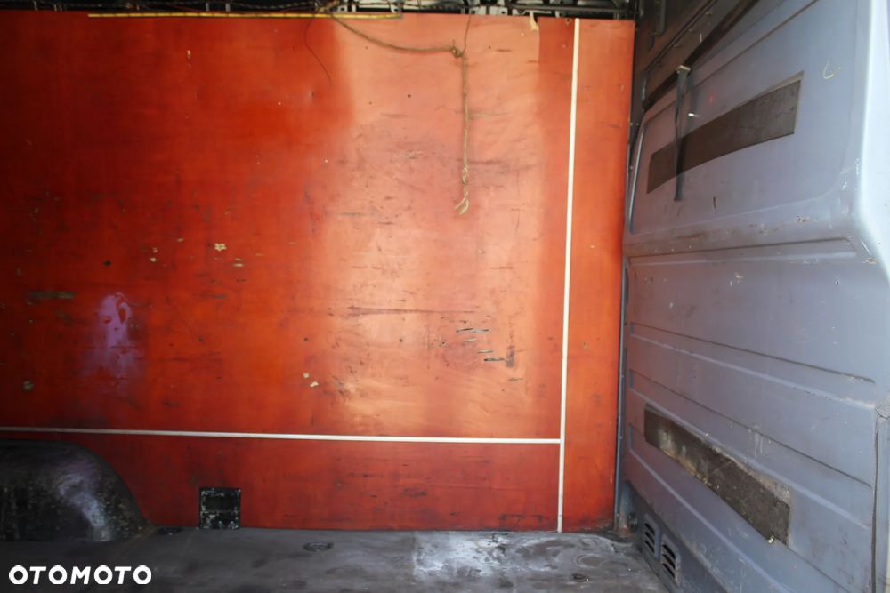 Mercedes-Benz Sprinter - 12