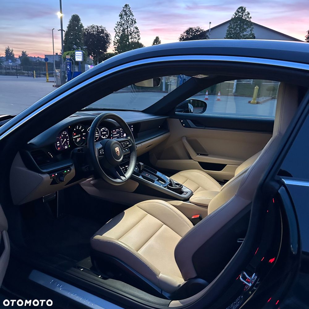 Porsche 911 Carrera - 14