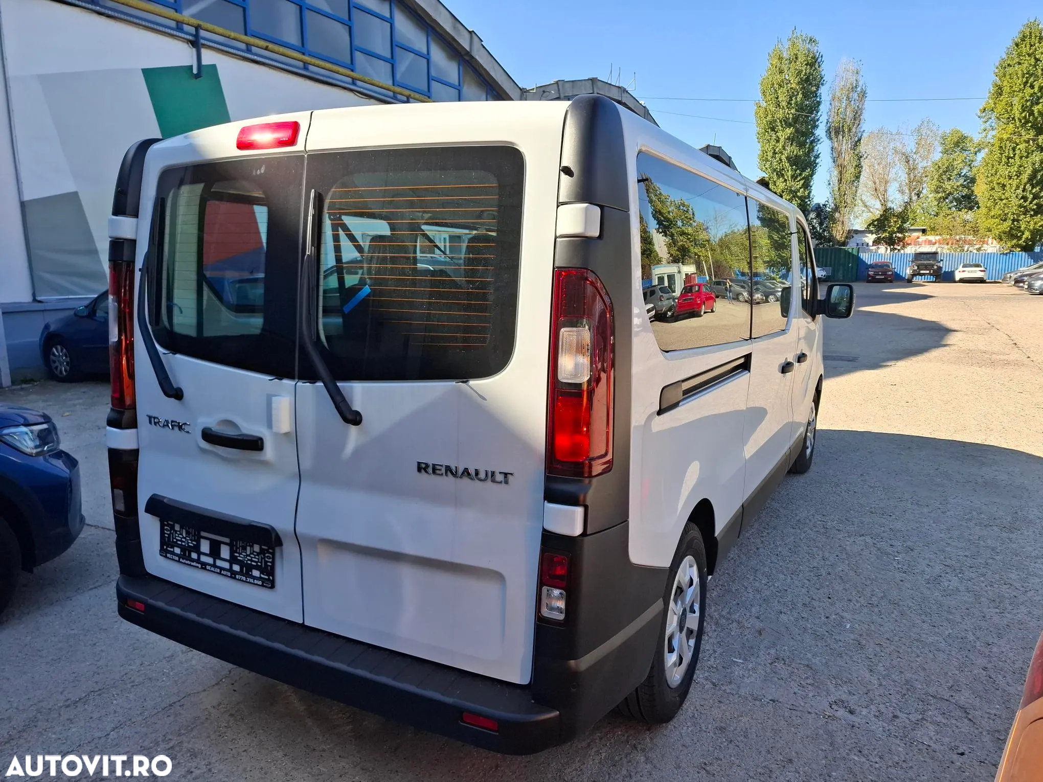 Renault Trafic Combi 2.0 Blue dCi 110 S&S L2 8+1 Life - 14