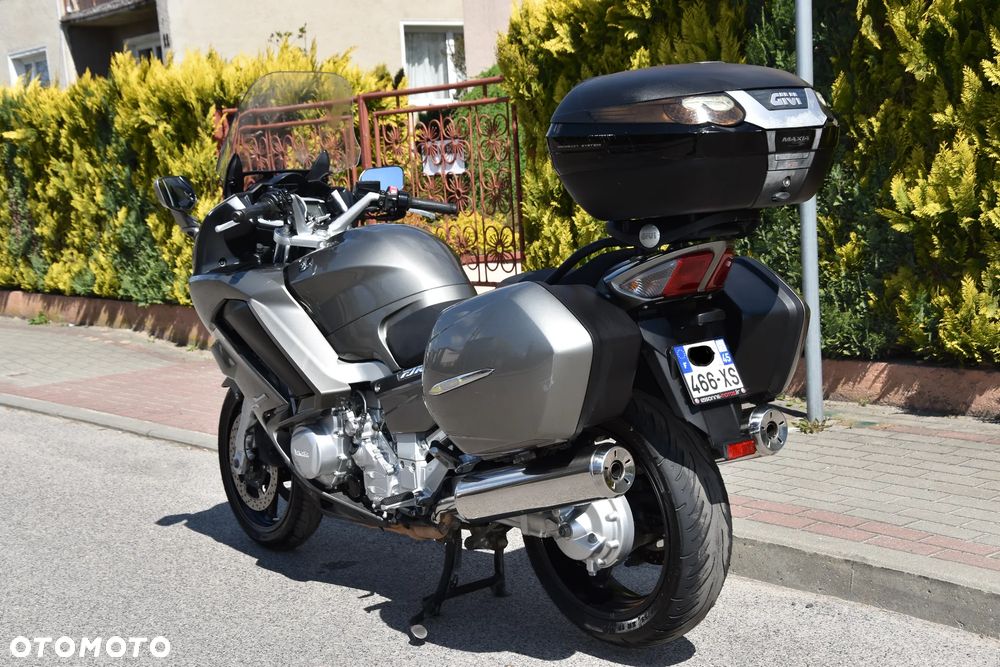 Yamaha FJR - 6