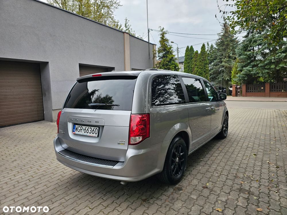 Dodge Grand Caravan - 7
