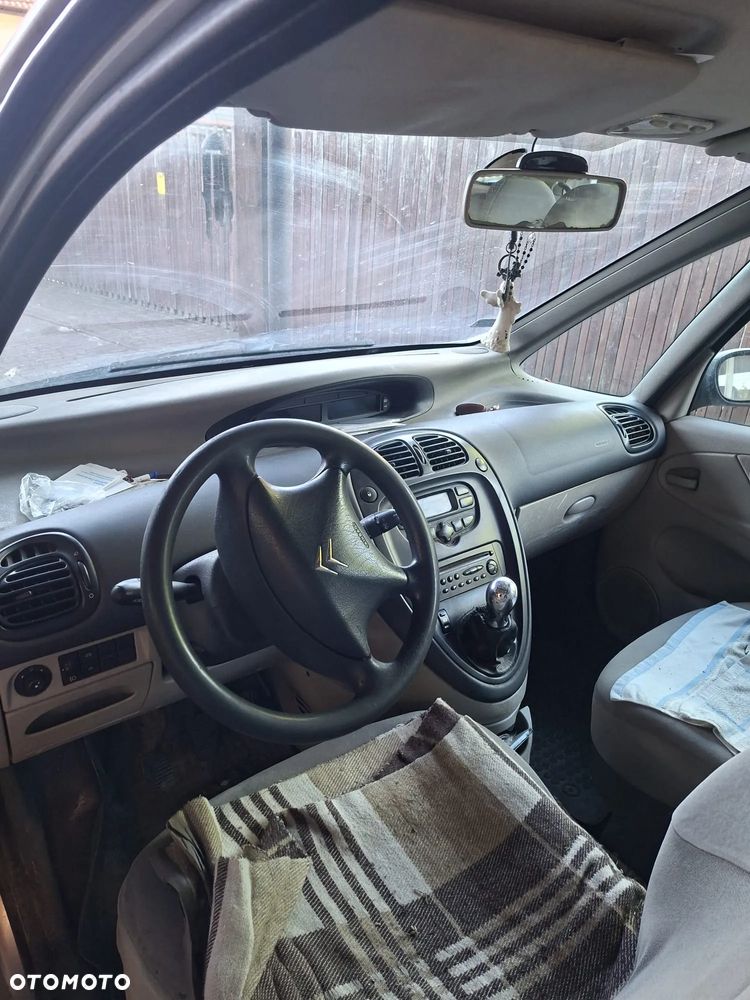 Citroën Xsara Picasso 1.8i Prestige - 7
