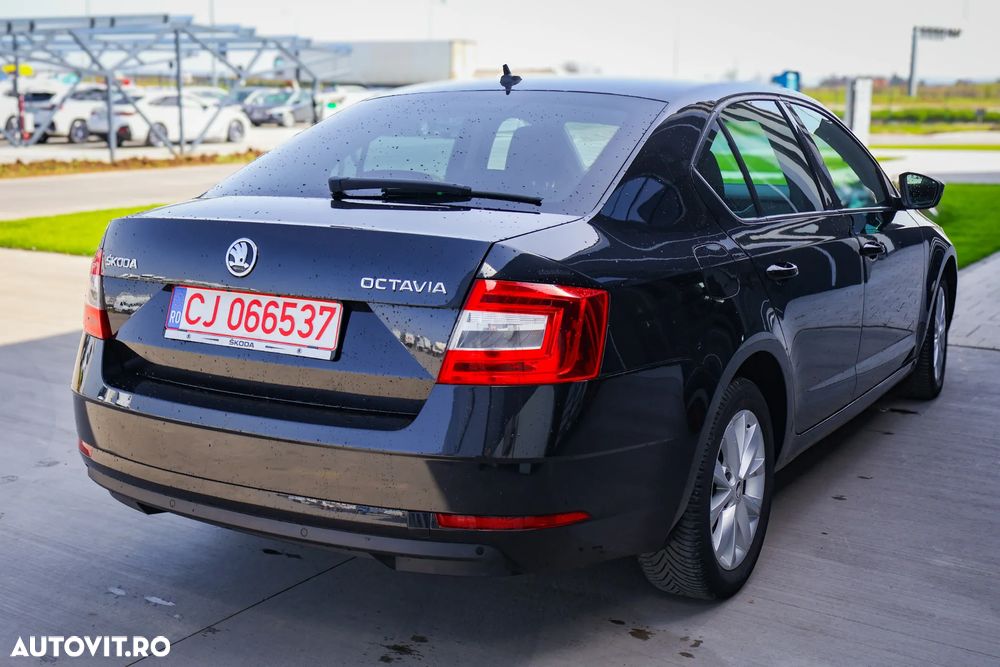 Skoda Octavia 1.6 TDI DSG Ambition - 5