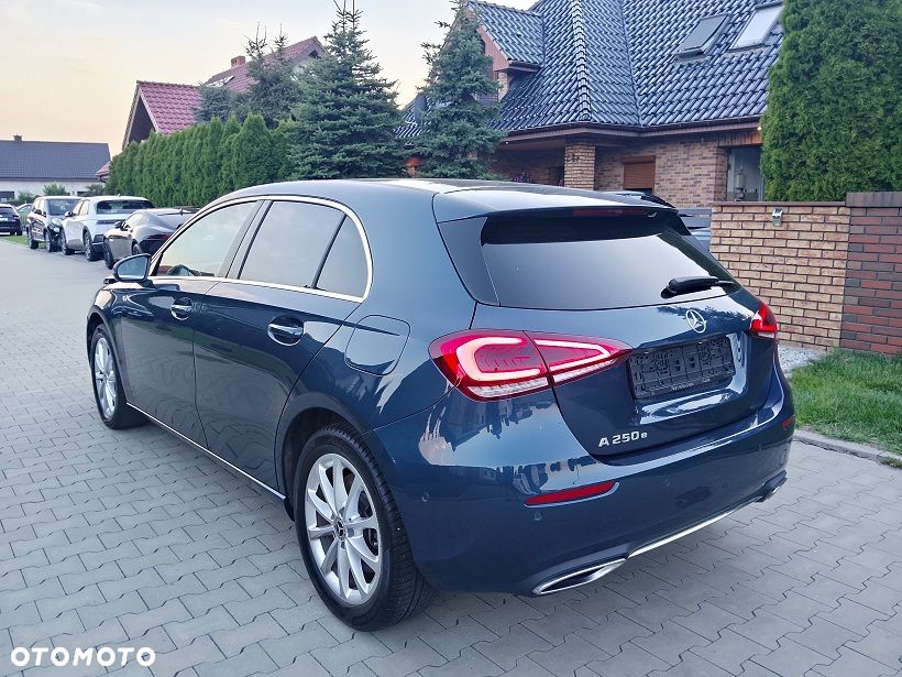 Mercedes-Benz Klasa A 250 e 8G-DCT Edition 2021 - 3