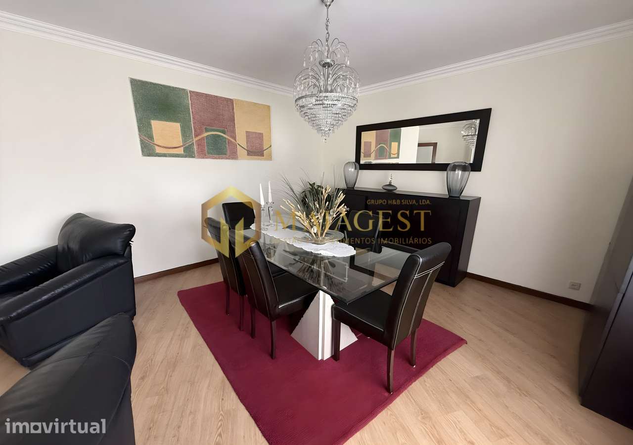 Apartamento T2 Renovado na Madalena com Garagem e Arrumos - Grande imagem: 3/36