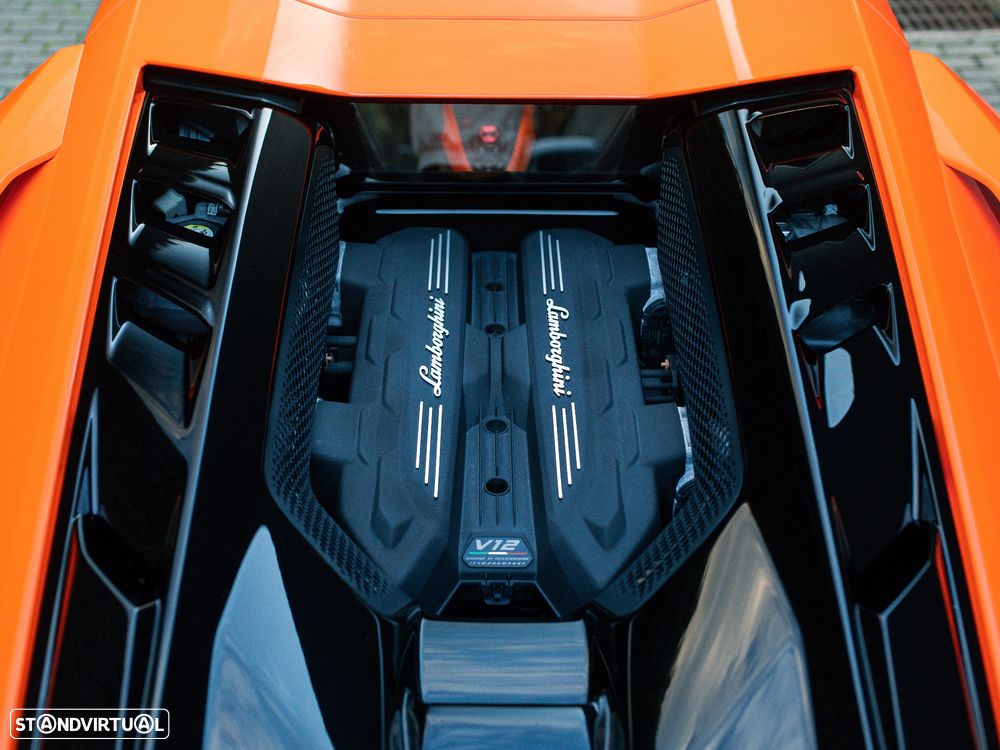 Lamborghini Revuelto Standard - 25