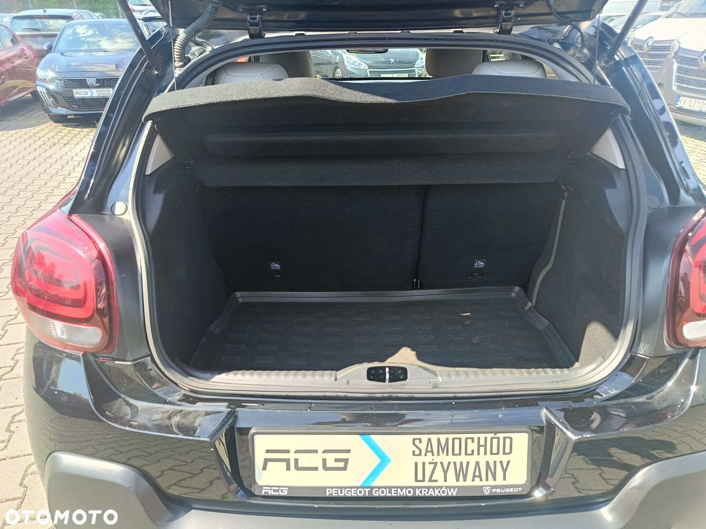 Citroën C3 1.2 PureTech Shine EAT6 - 10