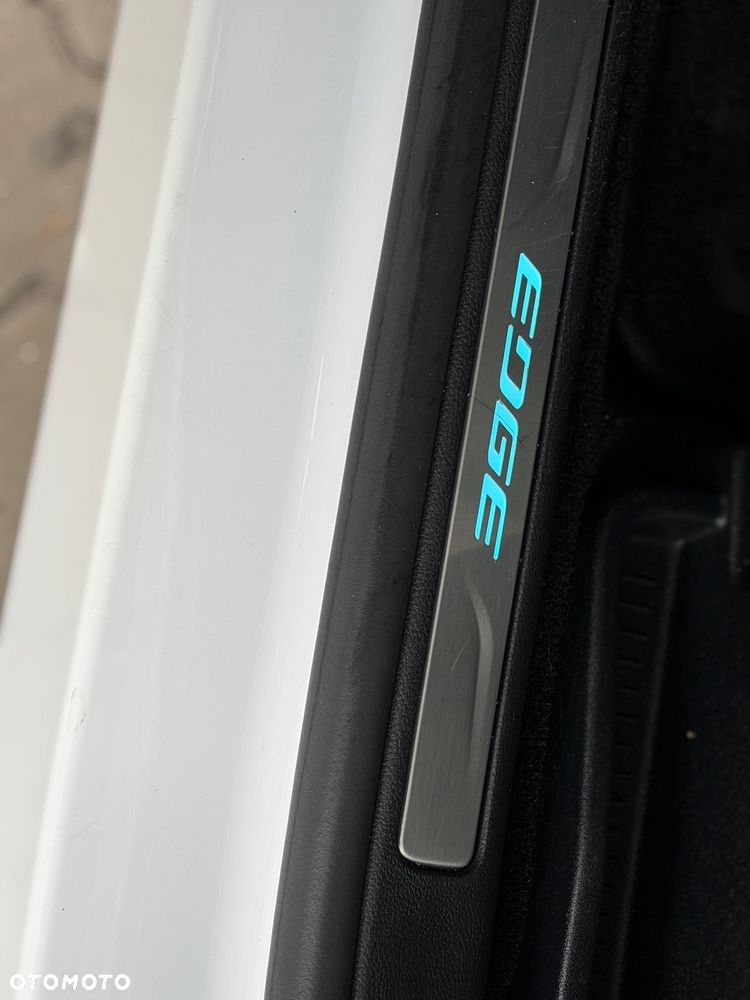 Ford Edge - 12
