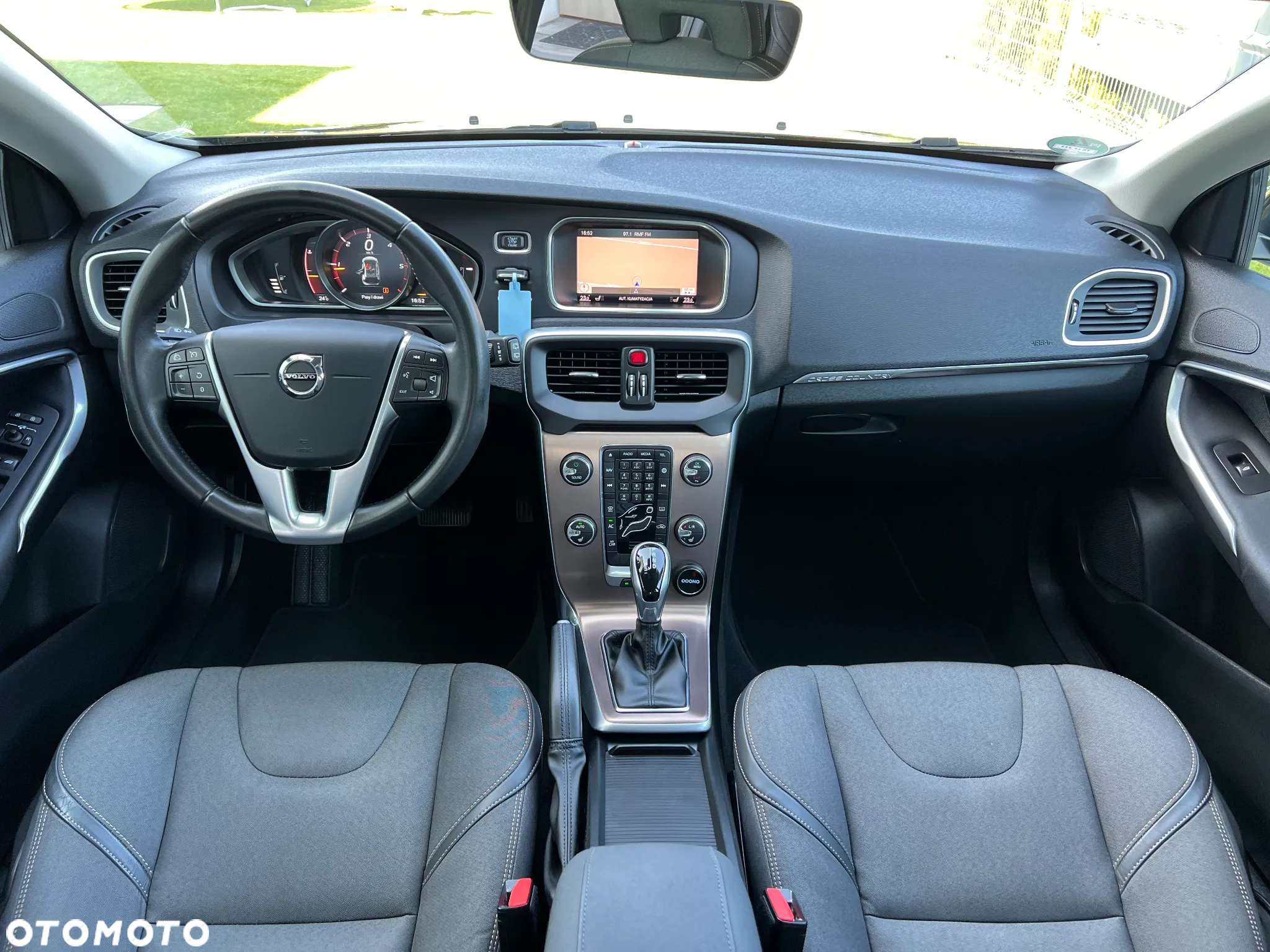 Volvo V40 Cross Country D4 Geartronic Momentum - 25