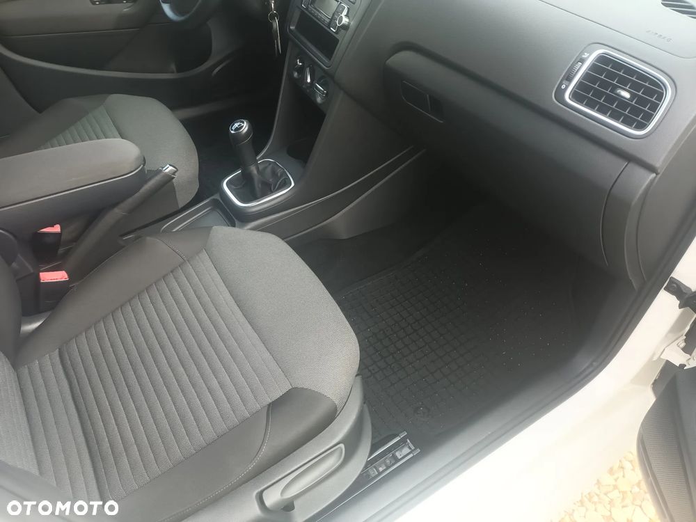 Volkswagen Polo - 5