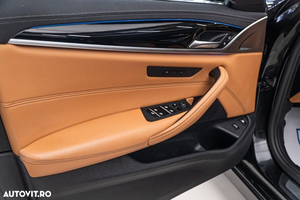 BMW Seria 5 530e Aut. Luxury Line - 38