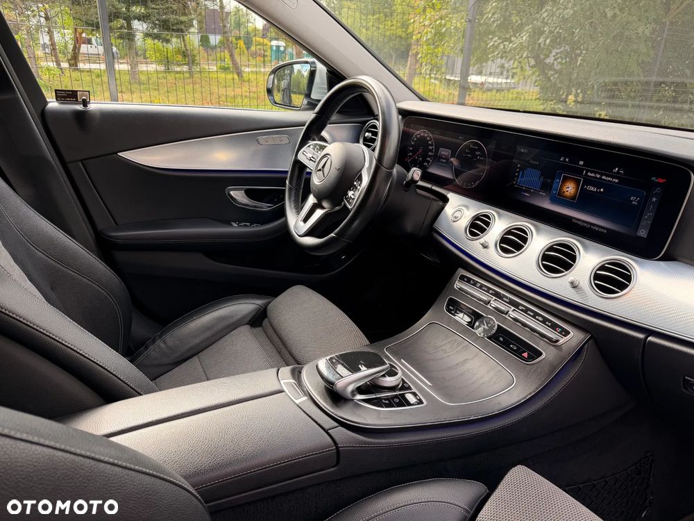 Mercedes-Benz Klasa E 220 d 4-Matic AMG - 20