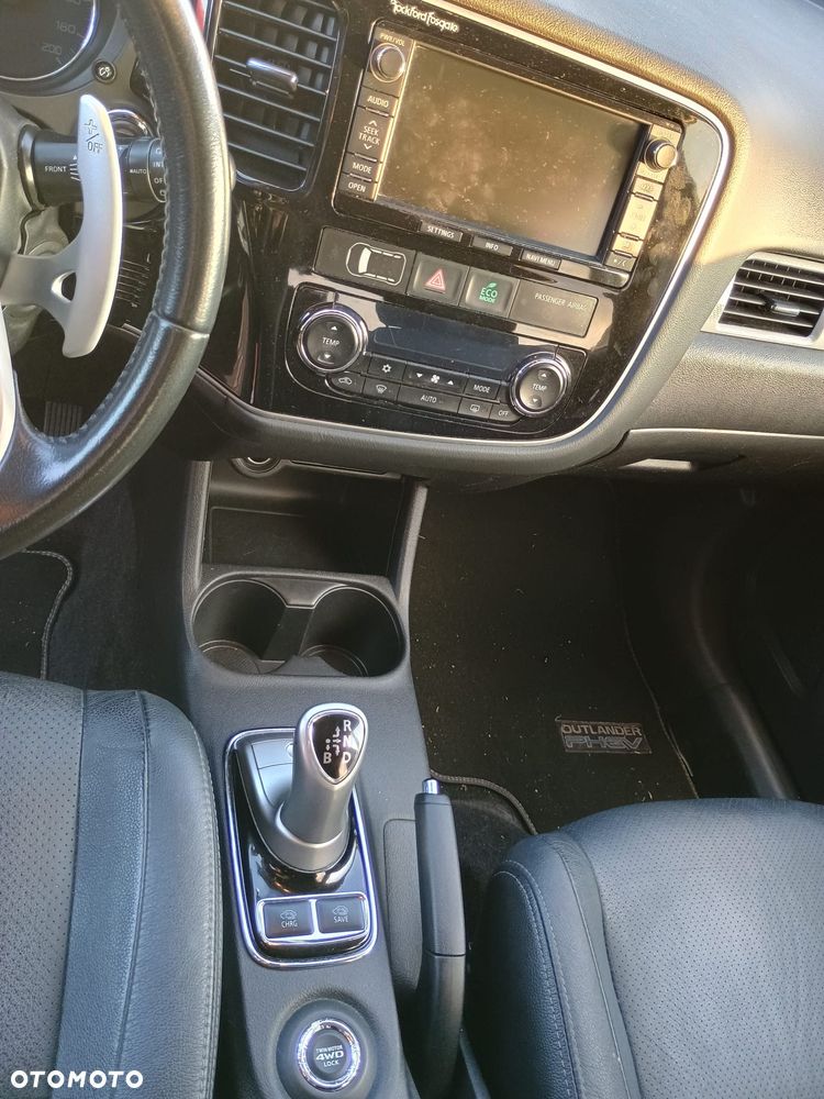 Mitsubishi Outlander 2.0 4WD - 10