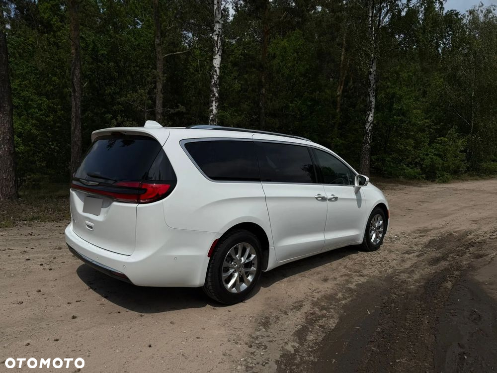 Chrysler Pacifica - 10