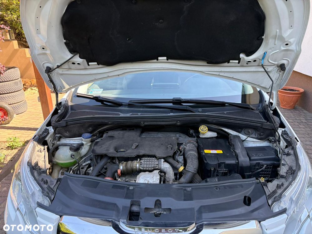 Peugeot 2008 e-HDi FAP 115 STOP & START Allure - 26