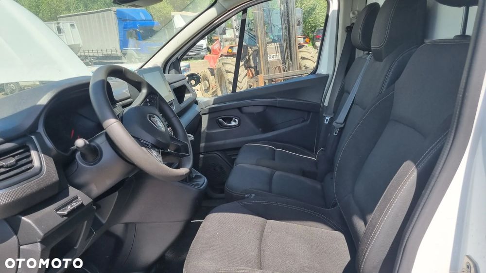 Renault Trafic - 32