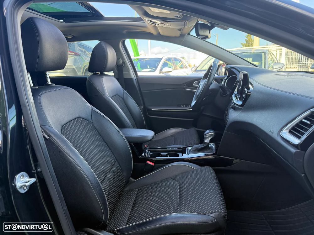 Kia Ceed SW 1.4 T-GDI DCT OPF Platinum Edition - 23