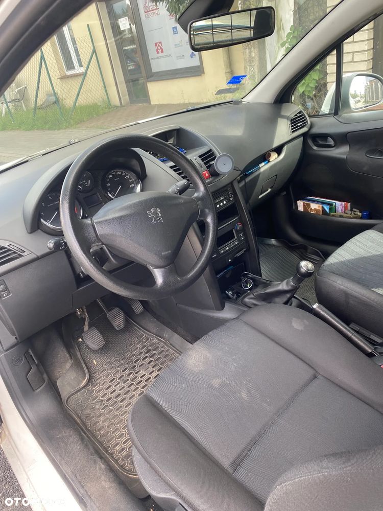 Peugeot 207 1.6 HDi 16V Trendy - 4
