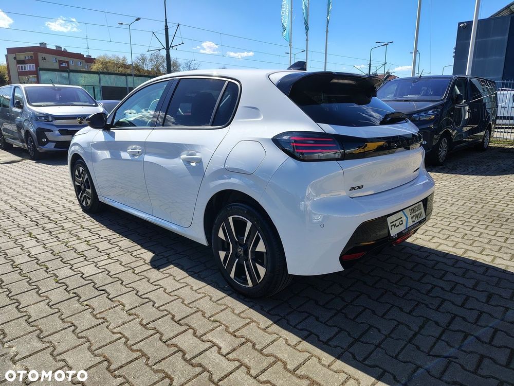 Peugeot 208 - 4