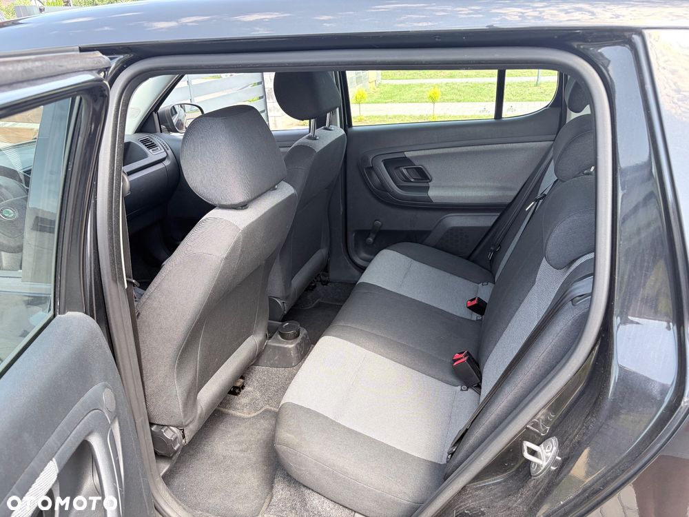 Skoda Fabia 1.2 HTP - 10