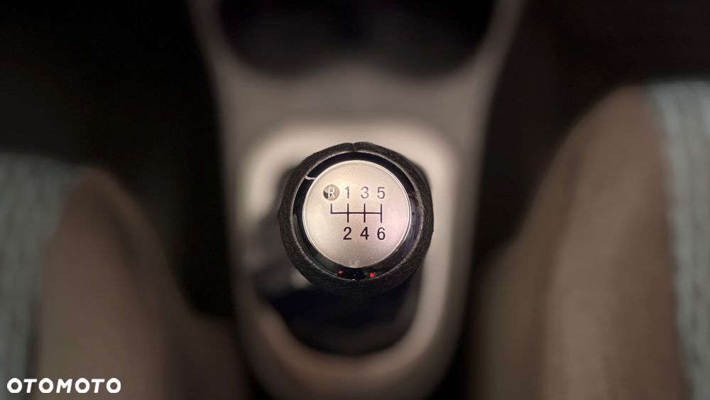 Toyota Yaris 1.3 VVT-i Luna - 38