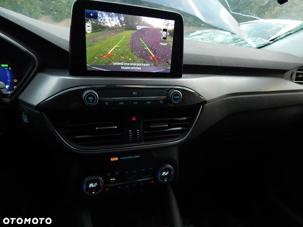 Ford Kuga - 16