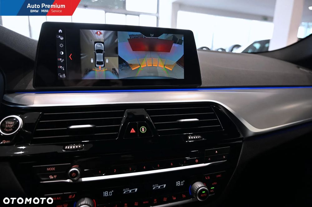 BMW Seria 5 540i xDrive - 10