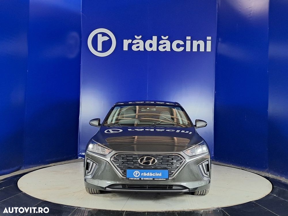 Hyundai IONIQ - 8