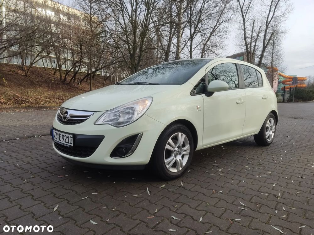 Opel Corsa 1.2 16V Cosmo - 3