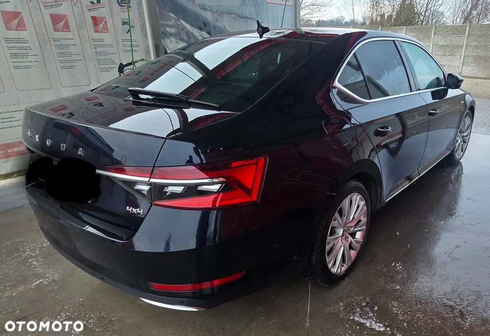 Skoda Superb 2.0 TDI SCR 4x4 L&K DSG - 2