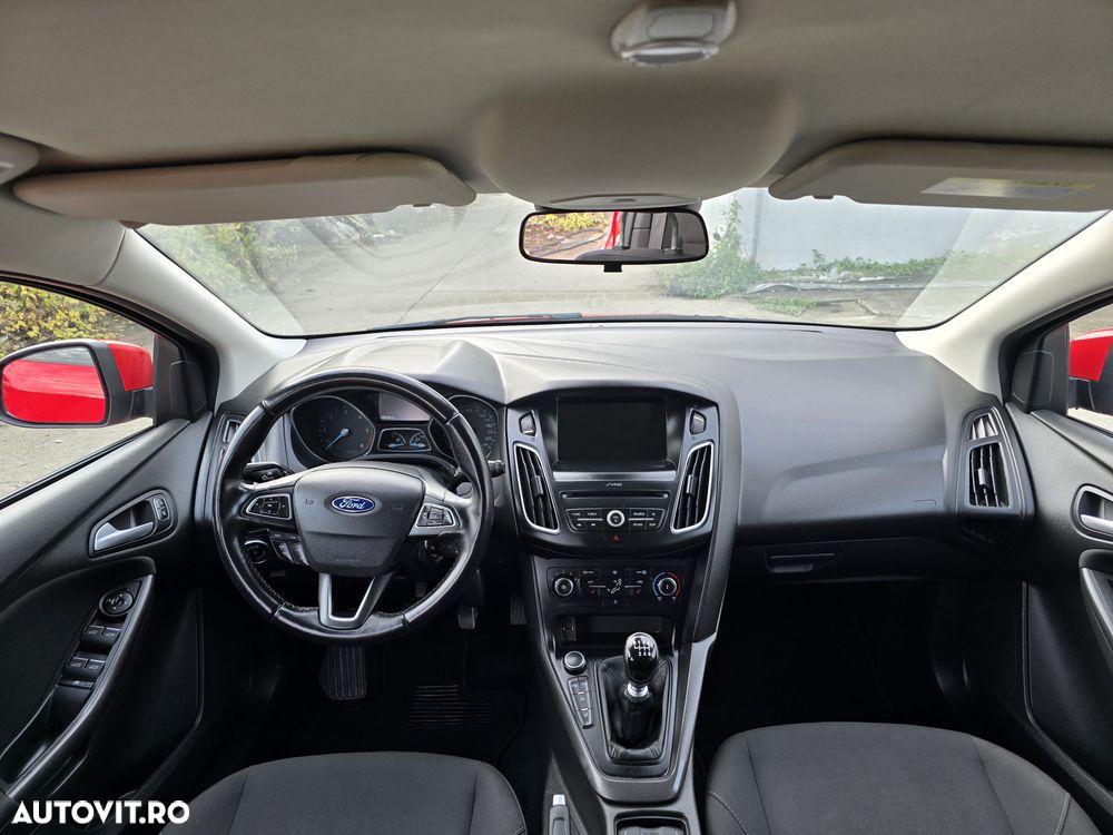 Ford Focus - 8