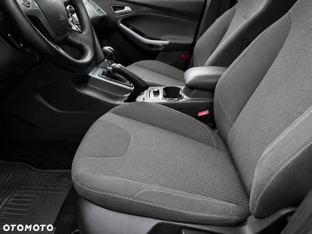 Ford Focus 1.6 TDCi DPF Titanium - 11