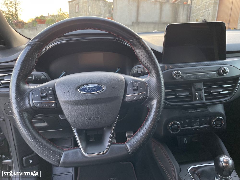 Ford Focus 1.0 EcoBoost ST-Line X - 5