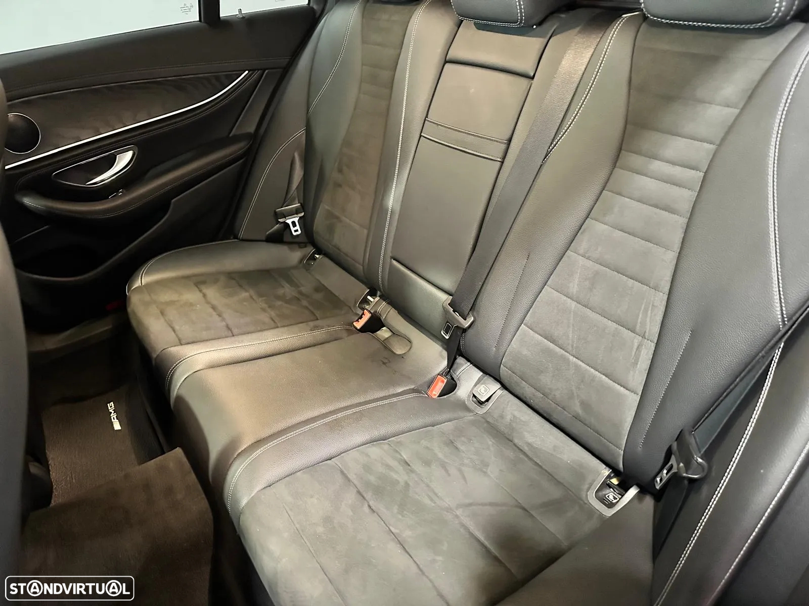 Mercedes-Benz E 300 d AMG 7L - 9