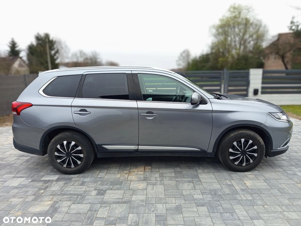 Mitsubishi Outlander 2.0 Intense + Navi 4WD CVT - 4