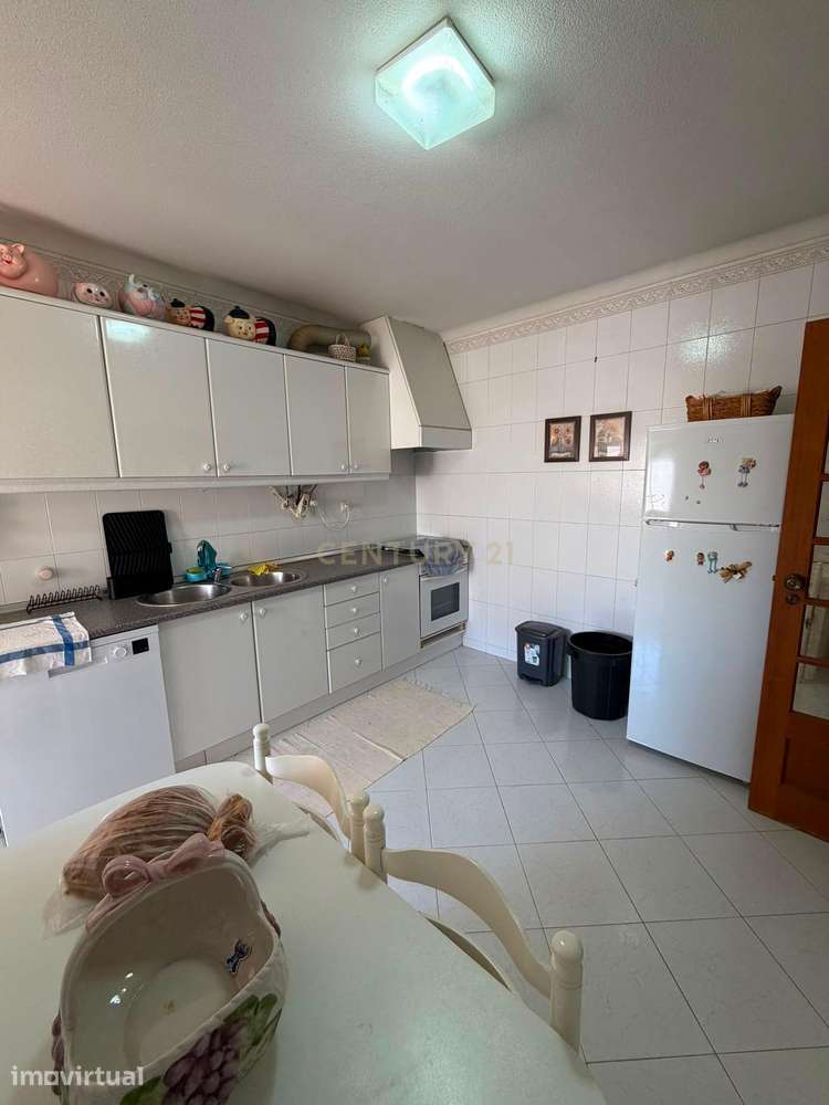 T2 Com garagem em prédio com elevador - Grande imagem: 5/32