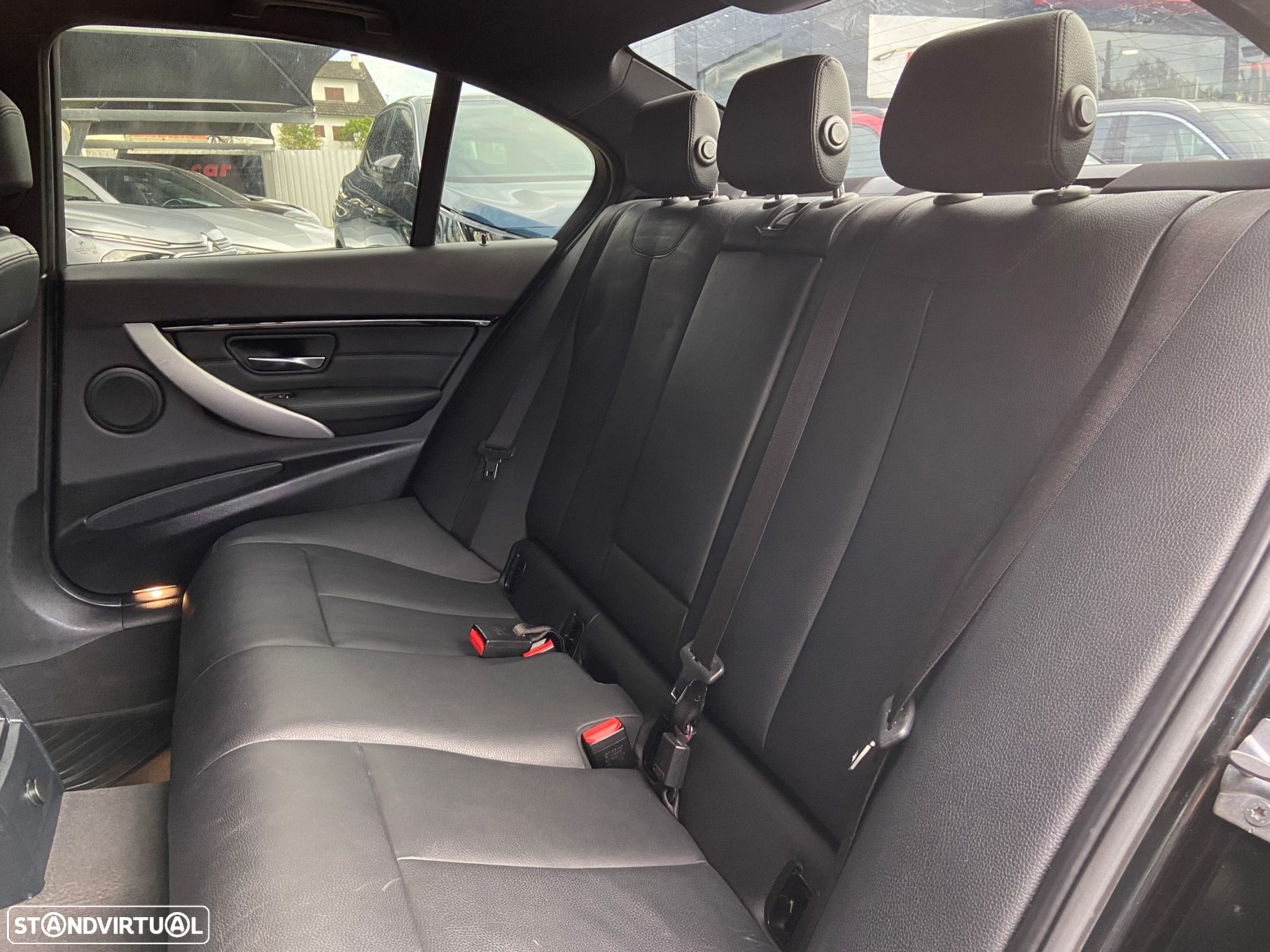 BMW 330 e iPerformance Pack M - 34