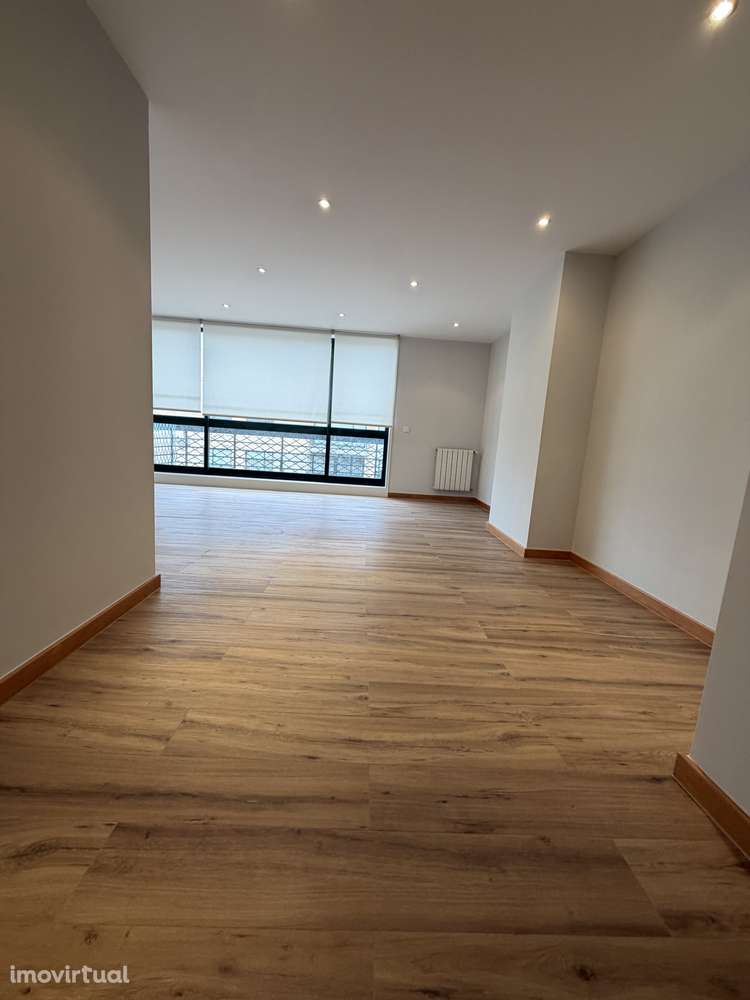 Apartamento T3 - Pinheiro Manso, Ramalde, Porto - Grande imagem: 4/23