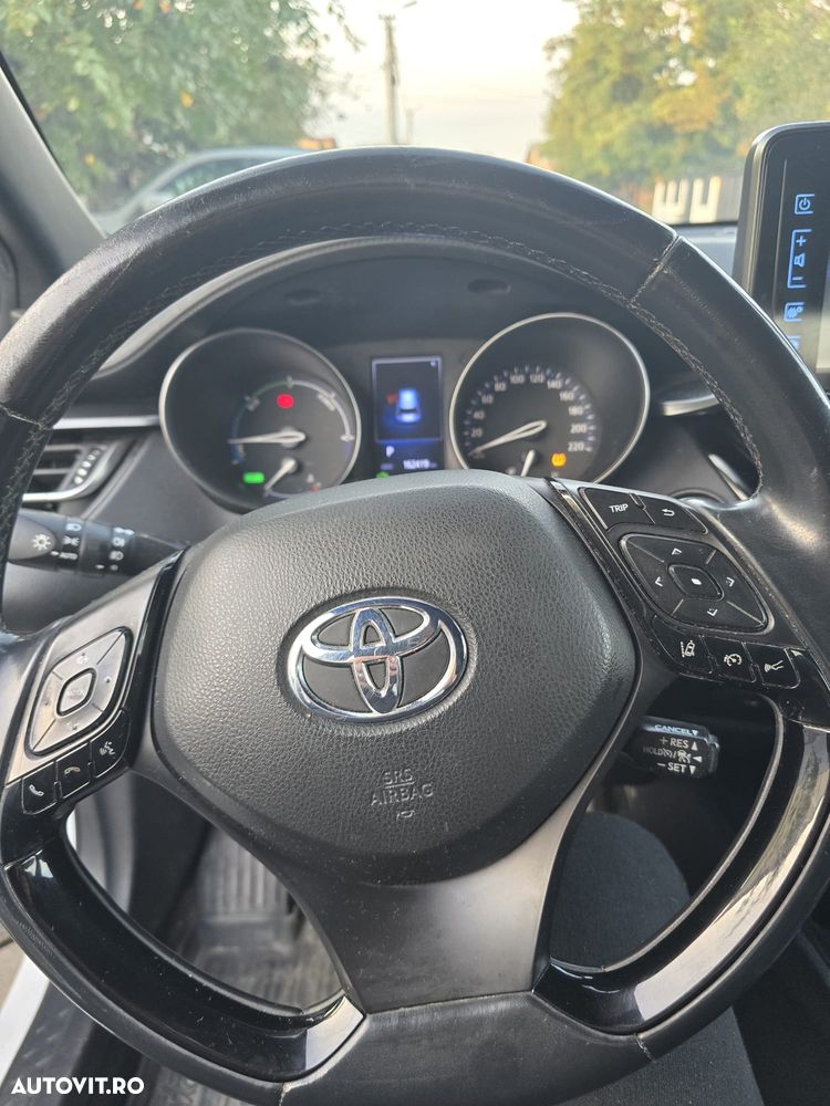 Toyota C-HR - 11