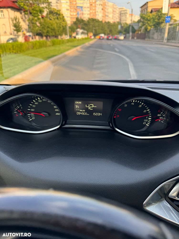 Peugeot 308 1.2 L PureTech Active - 13