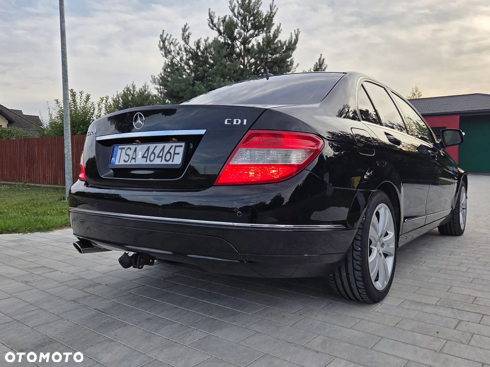 Mercedes-Benz Klasa C 220 CDI Elegance - 15