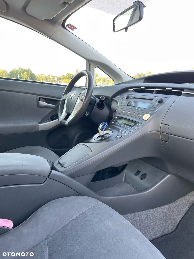 Toyota Prius (Hybrid) Comfort - 19