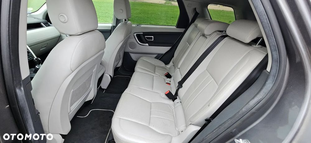 Land Rover Discovery Sport - 11